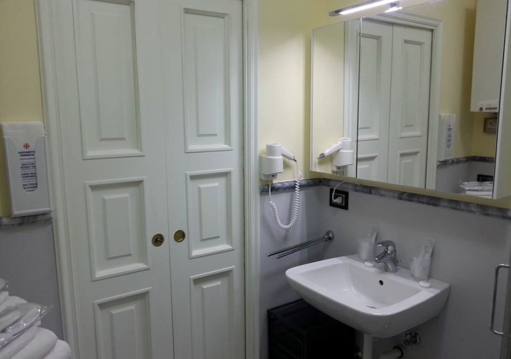 Photo of Bathroom in Genoa Historical Centre