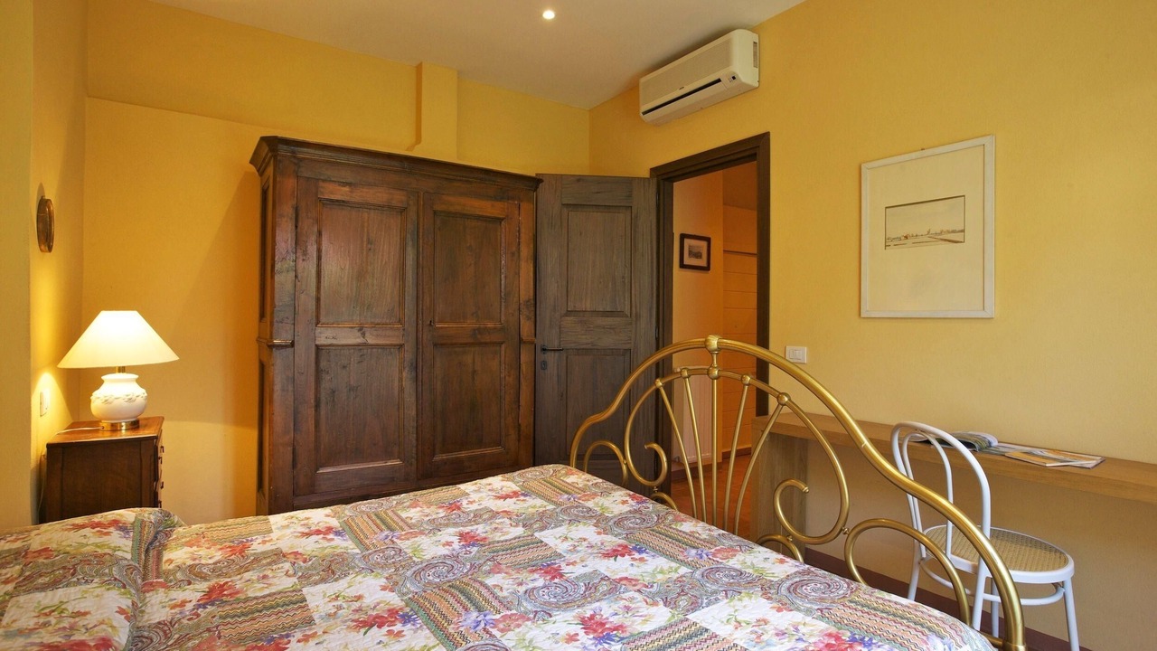 Photo of Bedroom in Intra