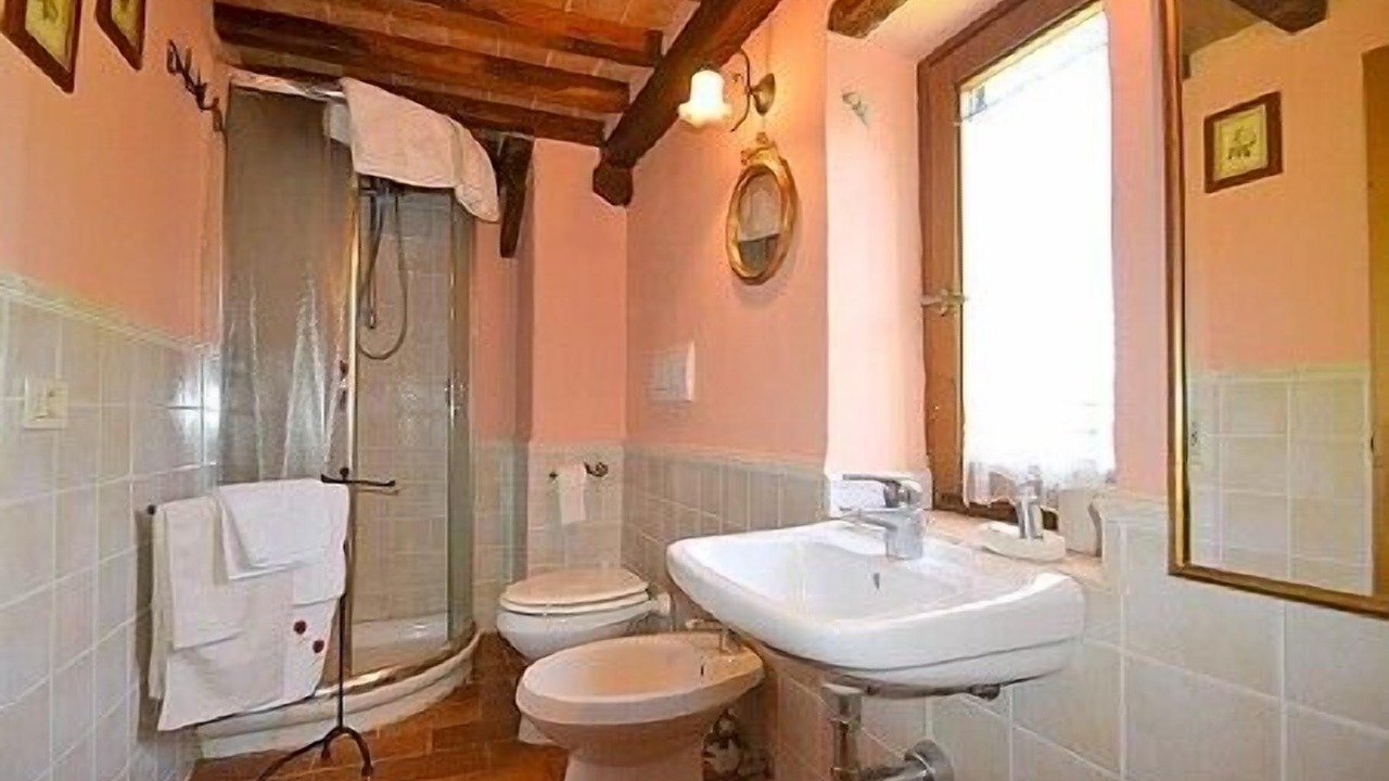 Photo of Bathroom in Castiglion Fiorentino