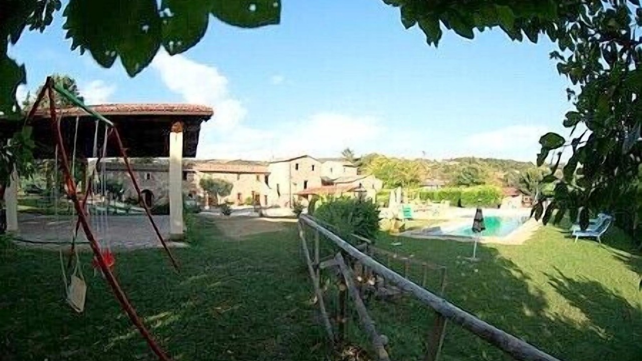 Photo of Others in Montone