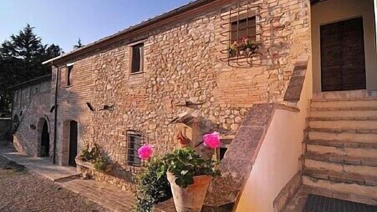 Photo of Outdoor in Montone