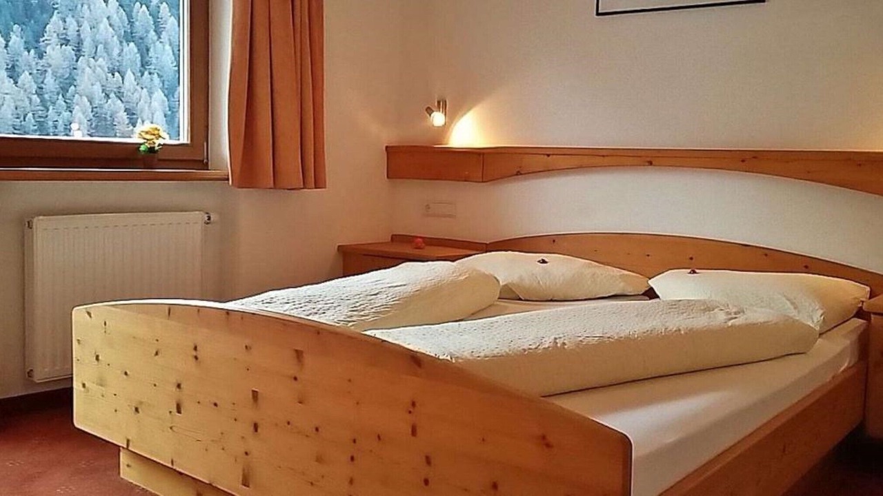 Photo of Bedroom in Melago