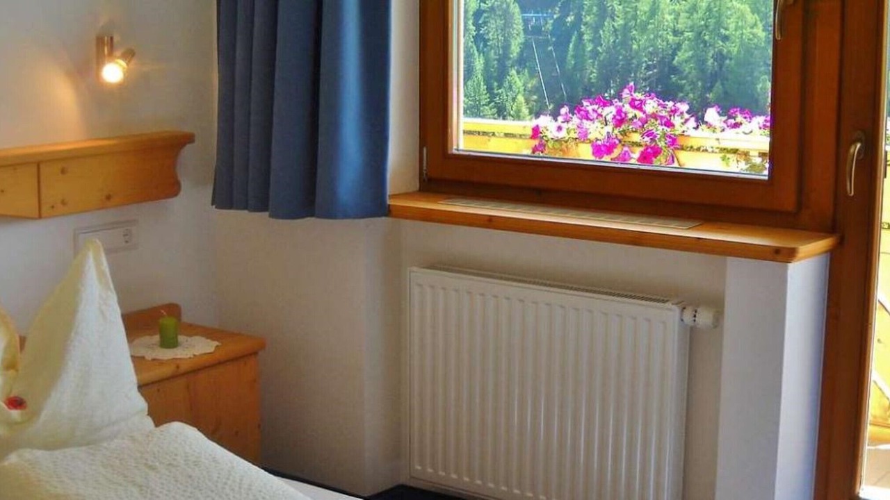 Photo of Bedroom in Melago