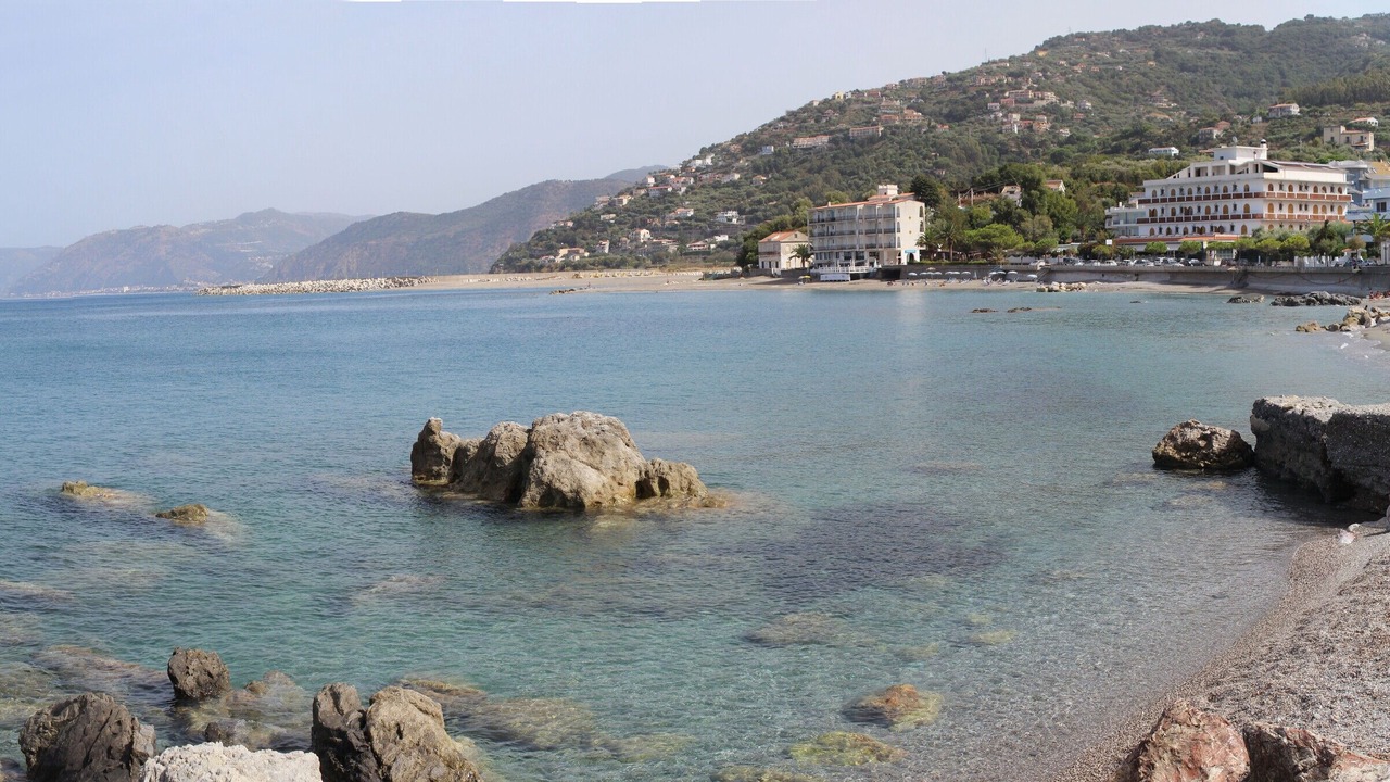 Photo of Others in Capri Leone