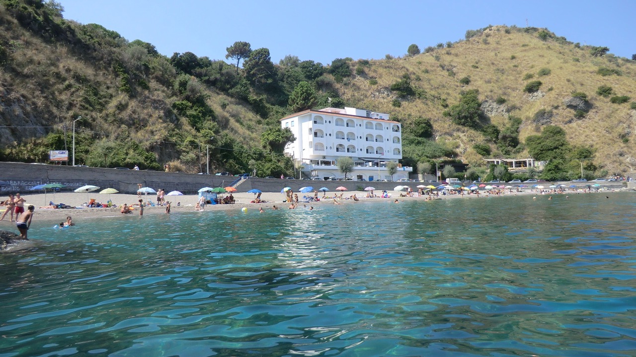 Photo of Others in Capri Leone