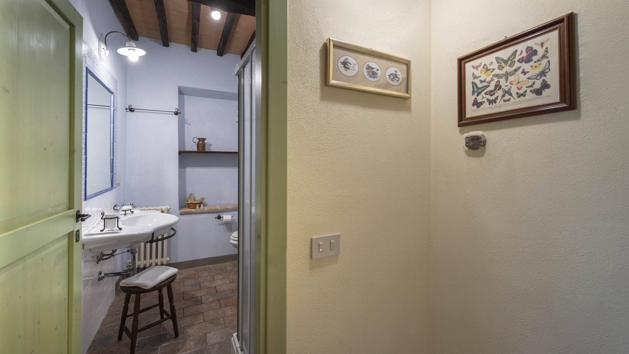 Photo of Bathroom in Simignano