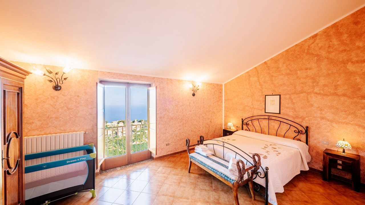 Photo of Bedroom in Scala