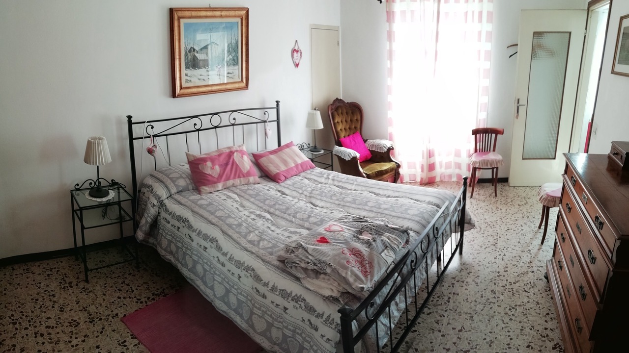 Photo of Bedroom in Mandello del Lario