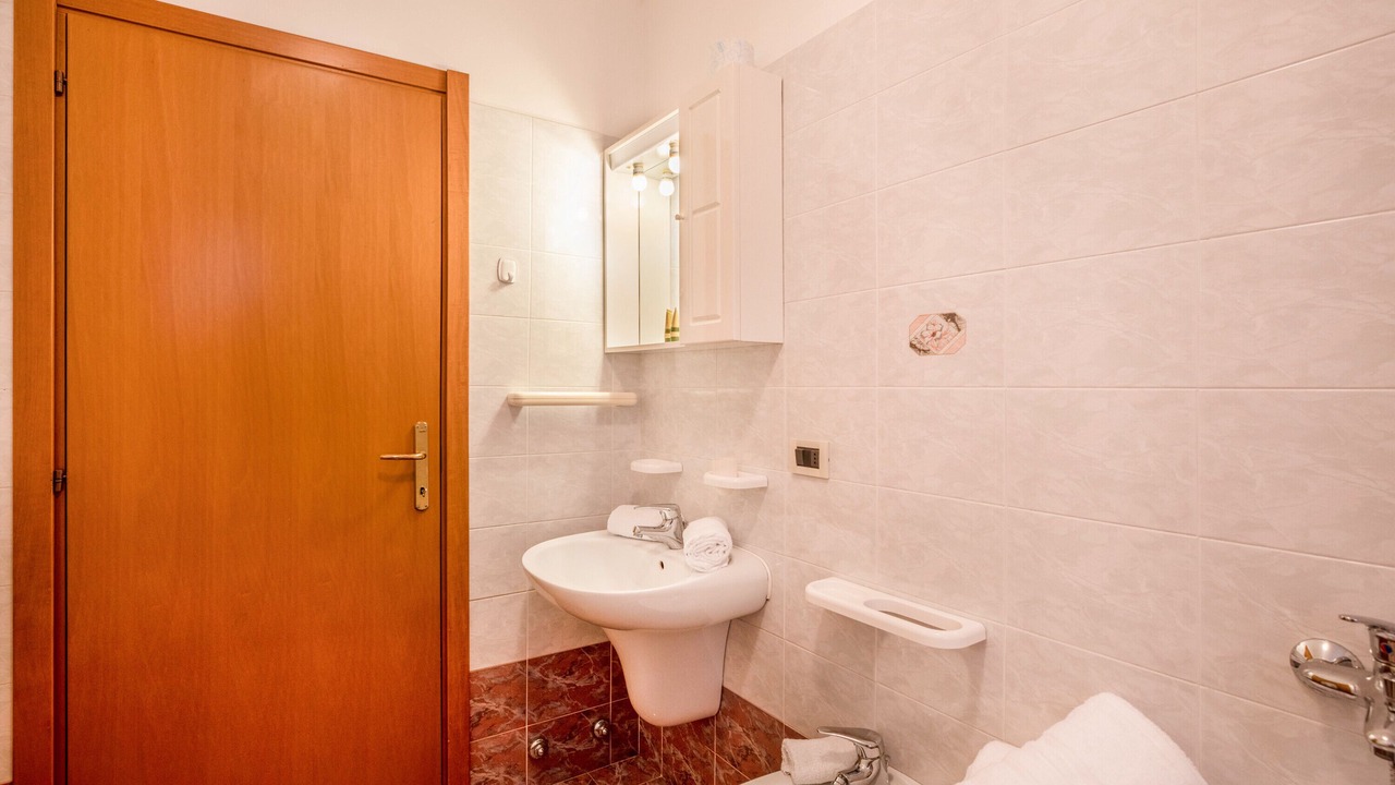 Photo of Bathroom in Almazzago