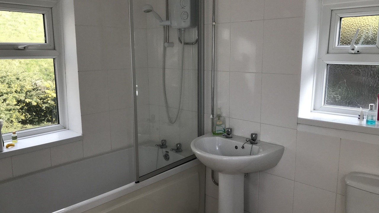Photo of Bathroom in Crynant