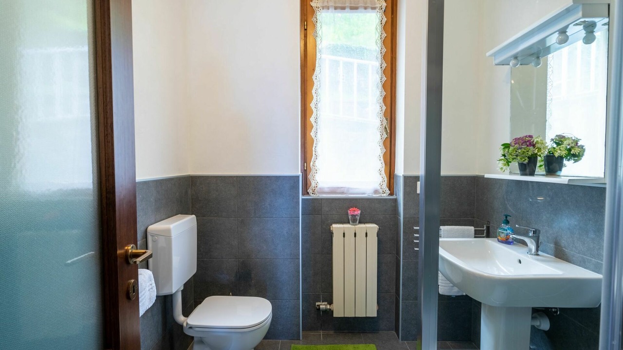 Photo of Bathroom in Someraro