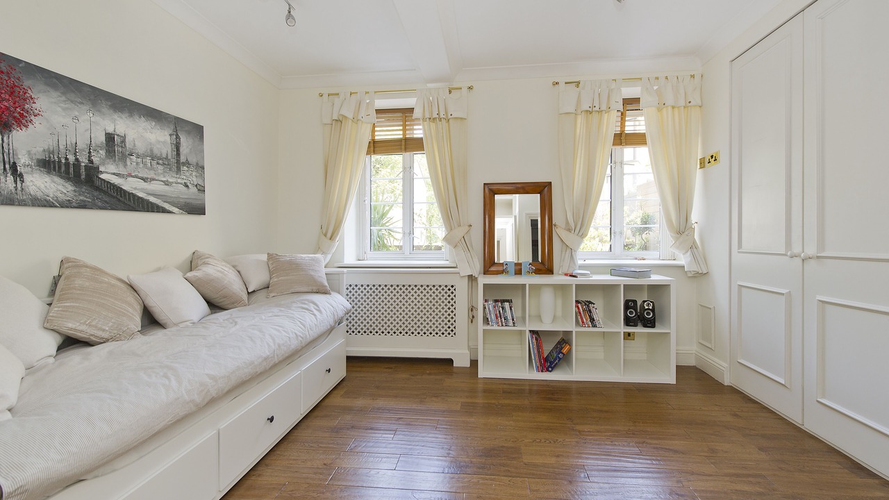 Photo of Bedroom in Lancaster Gate