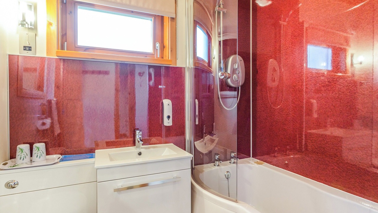 Photo of Bathroom in Torlundy