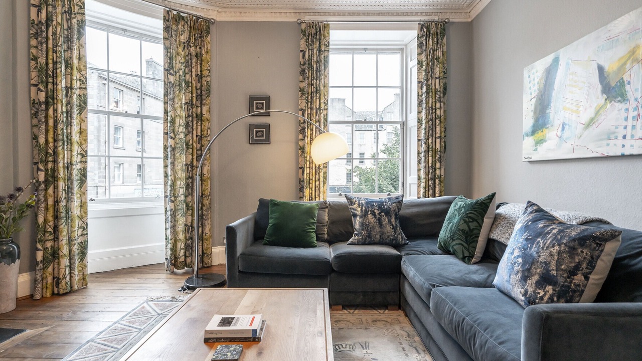 Photo of Livingroom in Newington