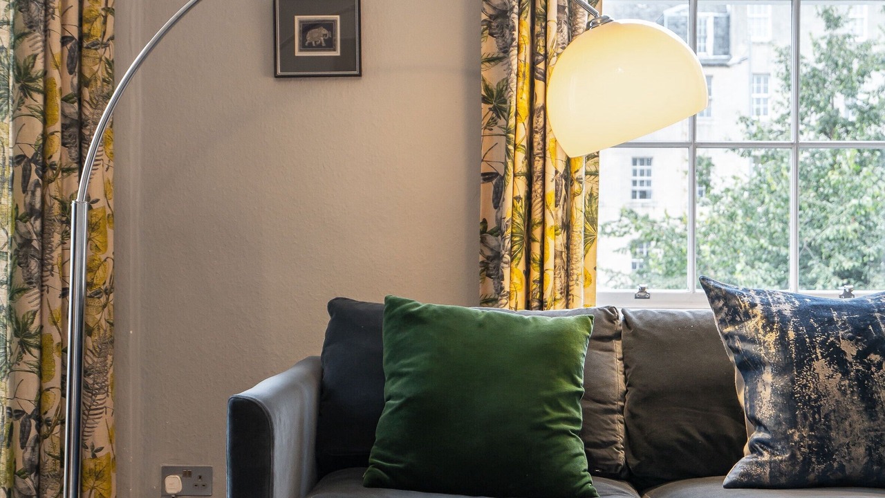 Photo of Livingroom in Newington
