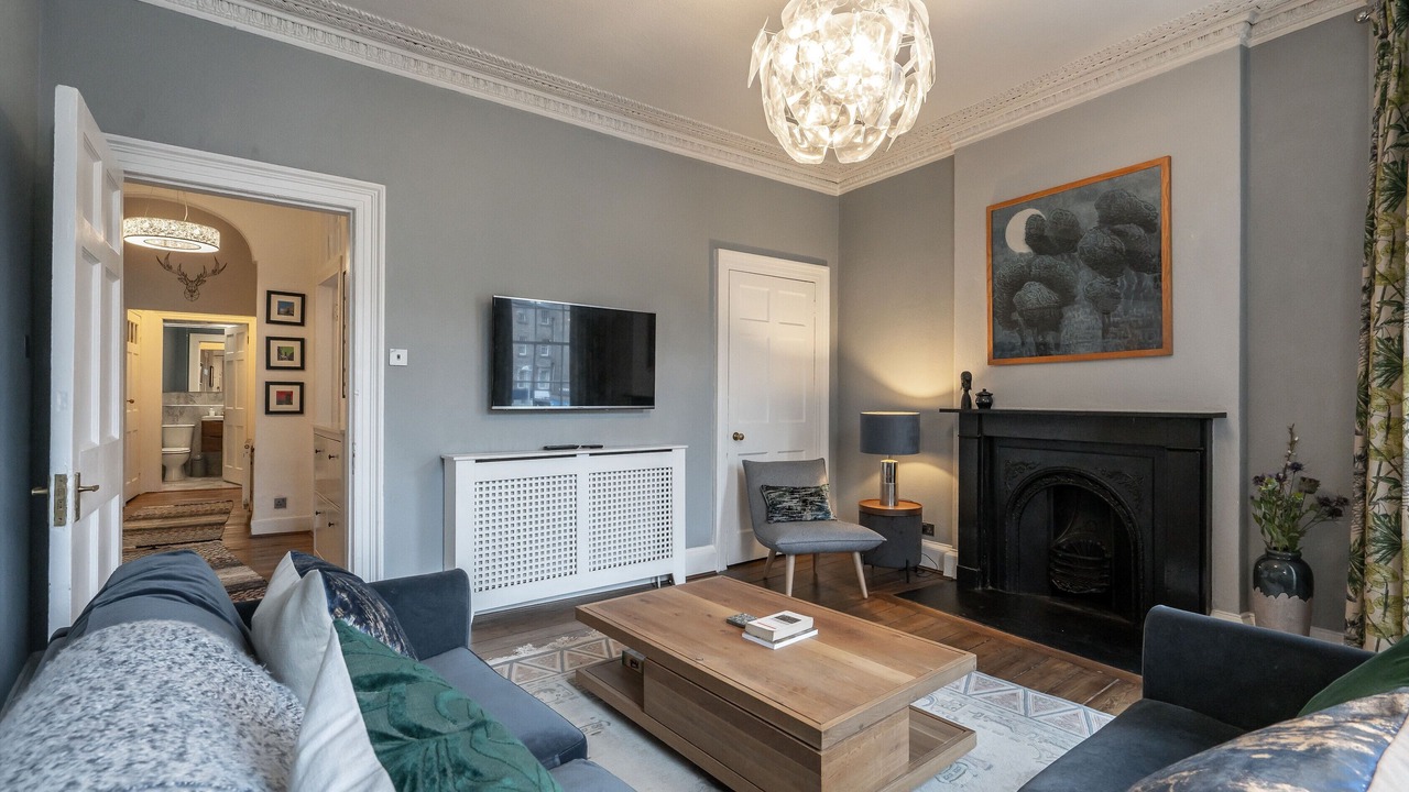 Photo of Livingroom in Newington