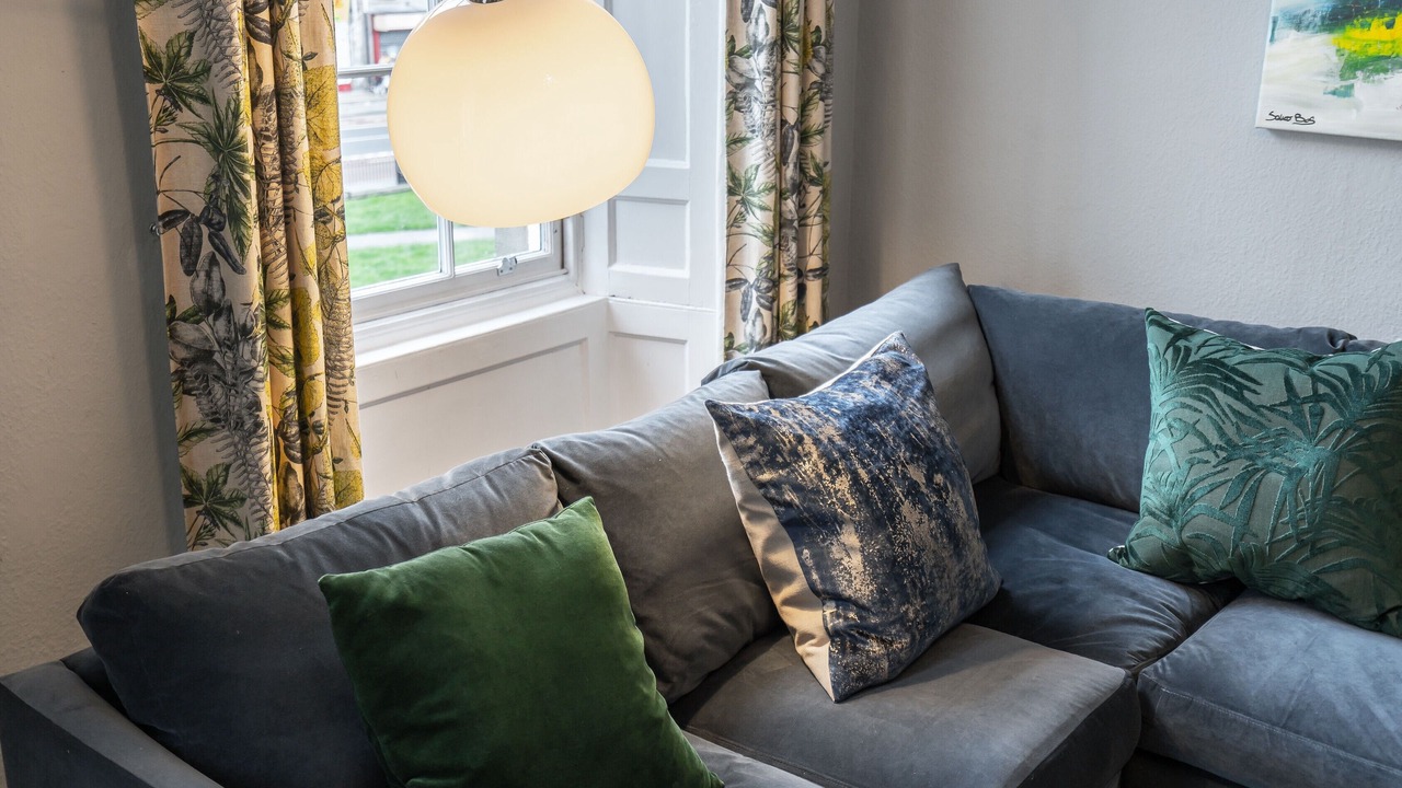Photo of Livingroom in Newington