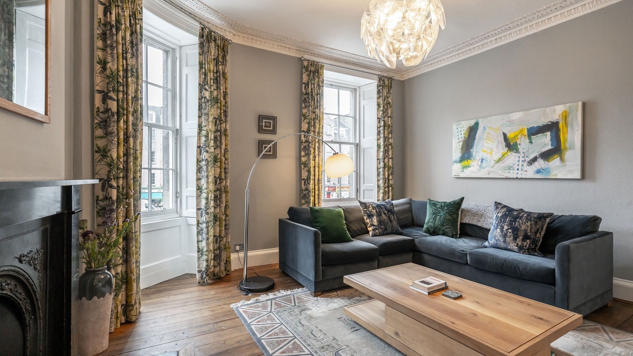 Photo of Livingroom in Newington