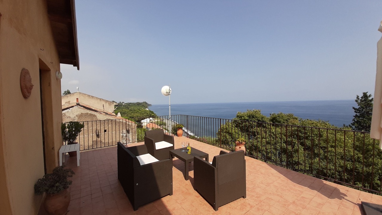 Photo of Patio Balcony in Praiola