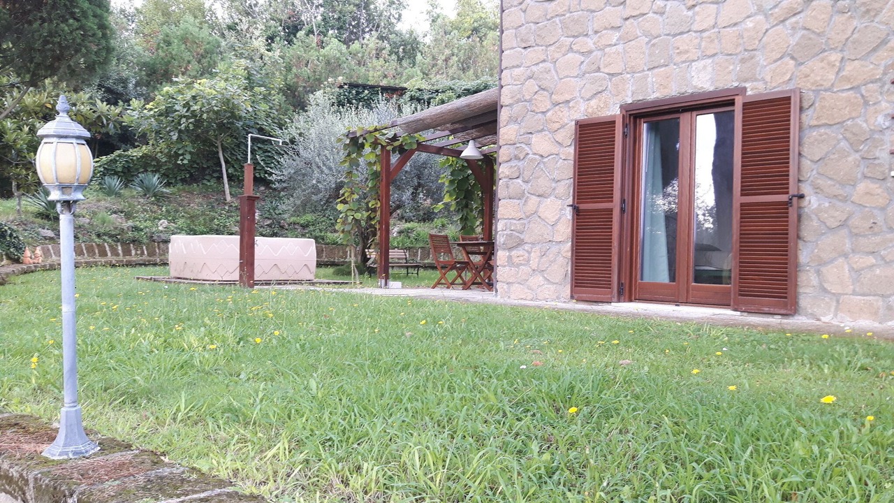 Photo of Patio Balcony in Lake Bracciano