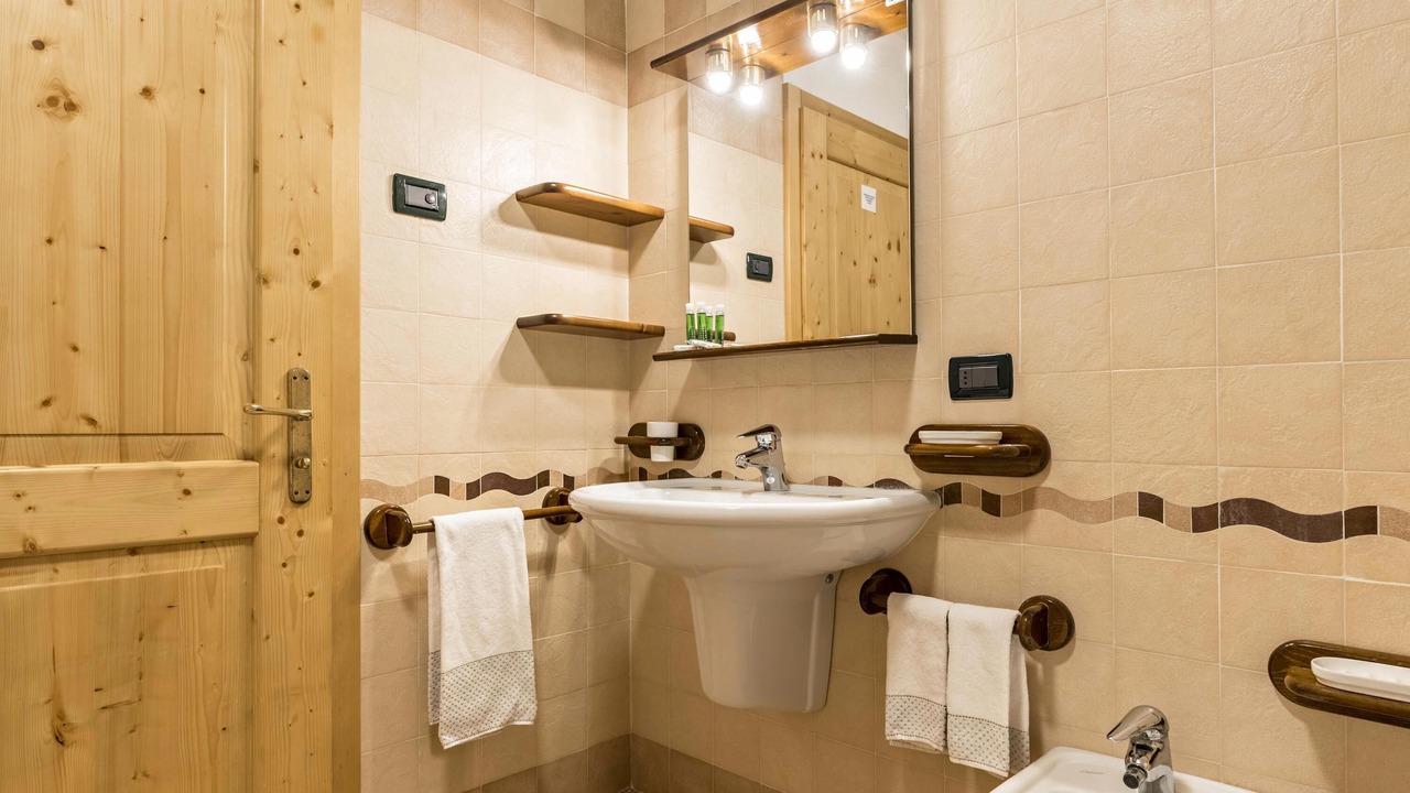 Photo of Bathroom in Peio