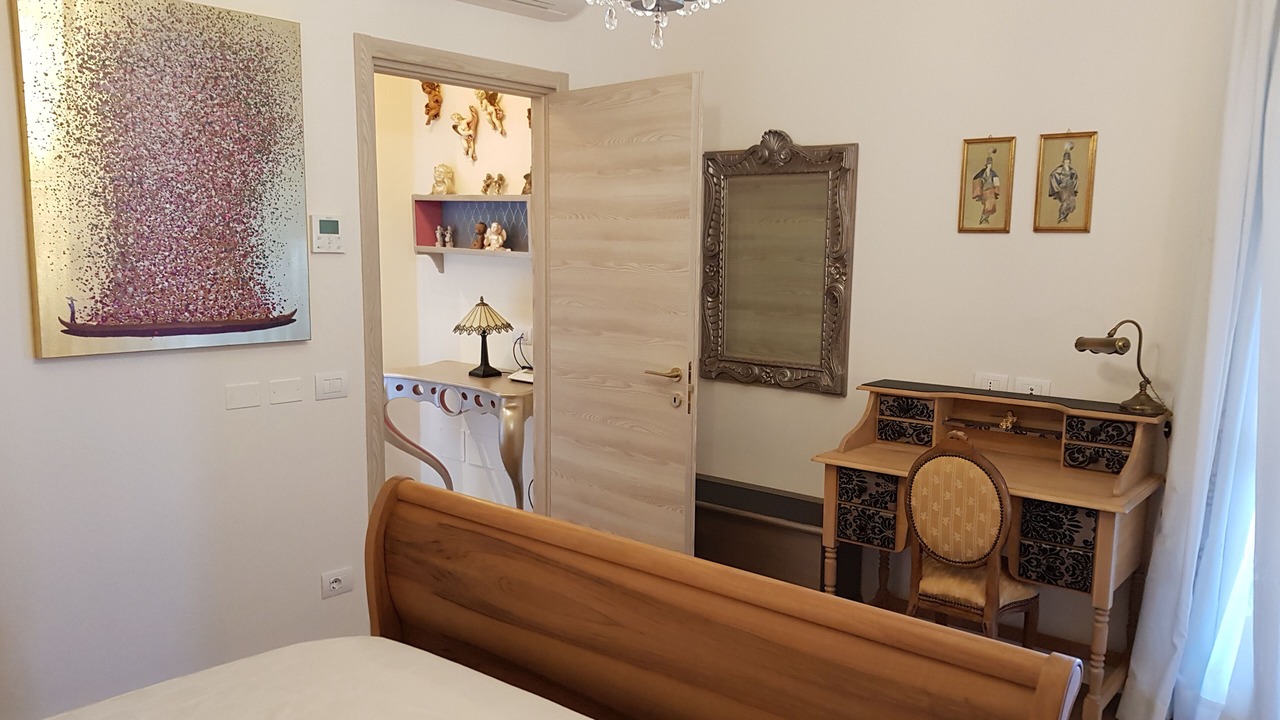 Photo of Bedroom in Sale Marasino