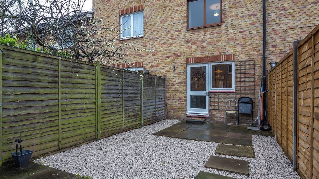 Photo of Outdoor in Kennington