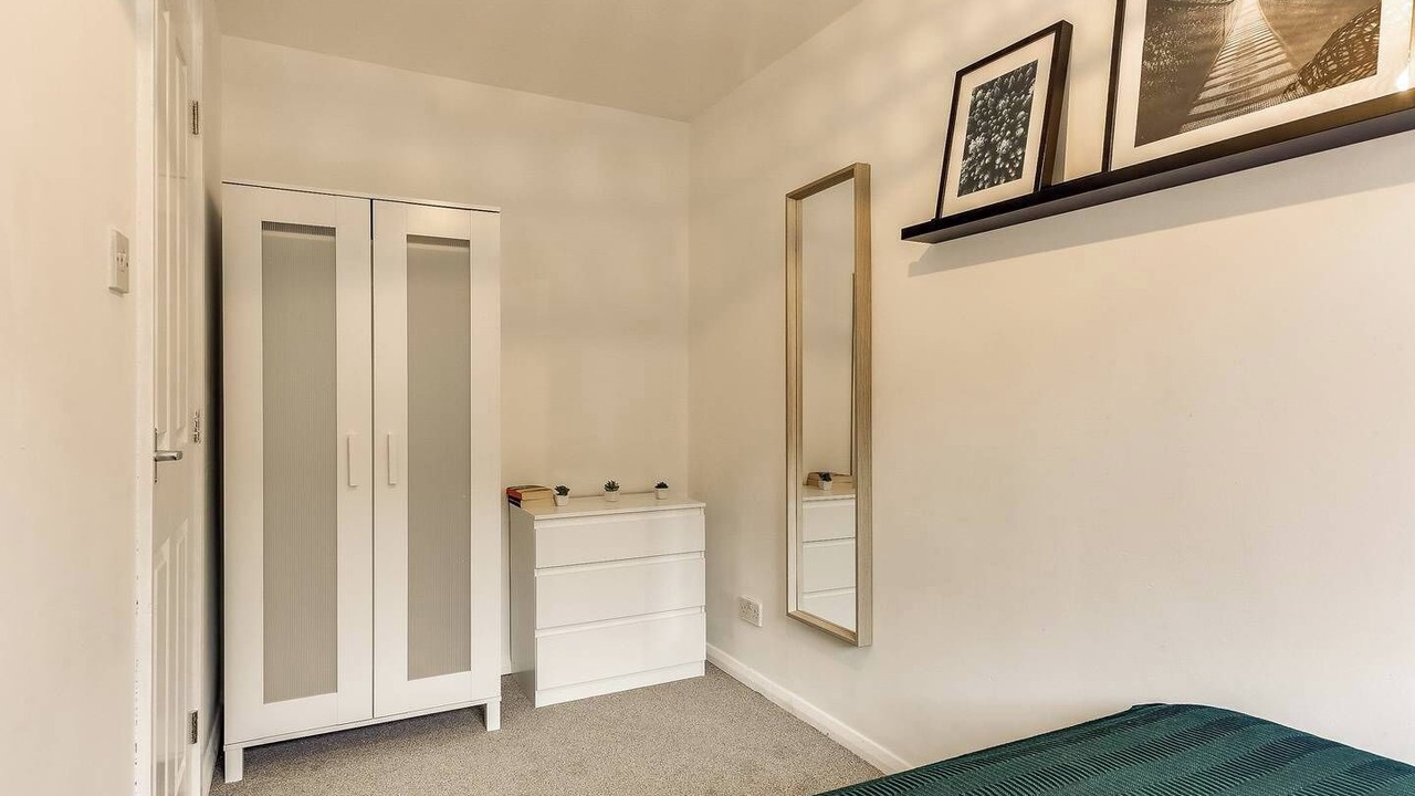 Photo of Bedroom in Kennington