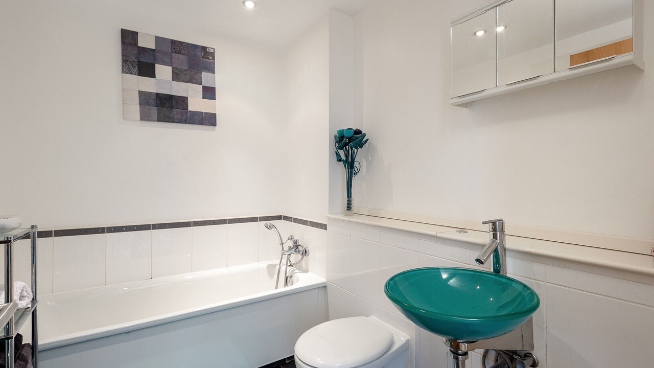 Photo of Bathroom in City Centre Glasgow