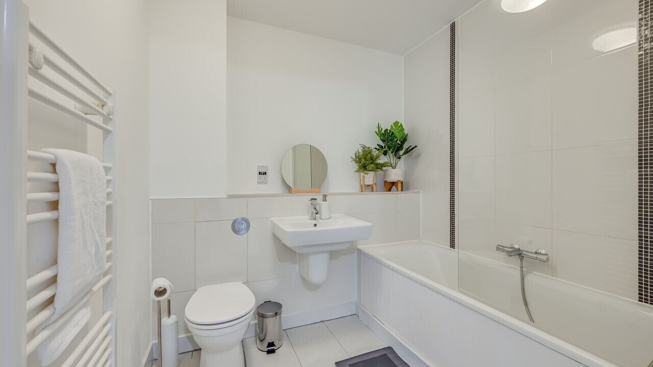 Photo of Bathroom in Central Milton Keynes