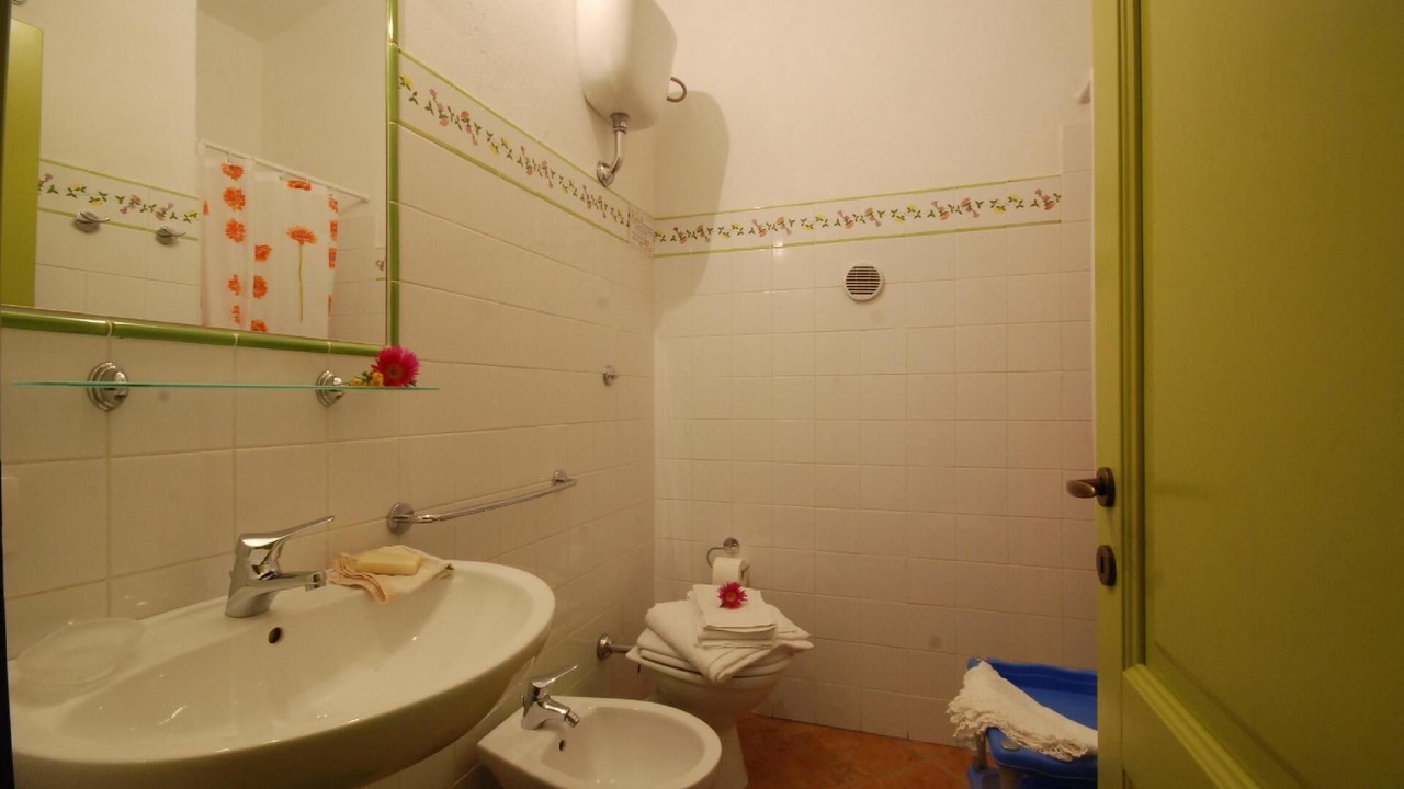 Photo of Bathroom in Torre dei Corsari