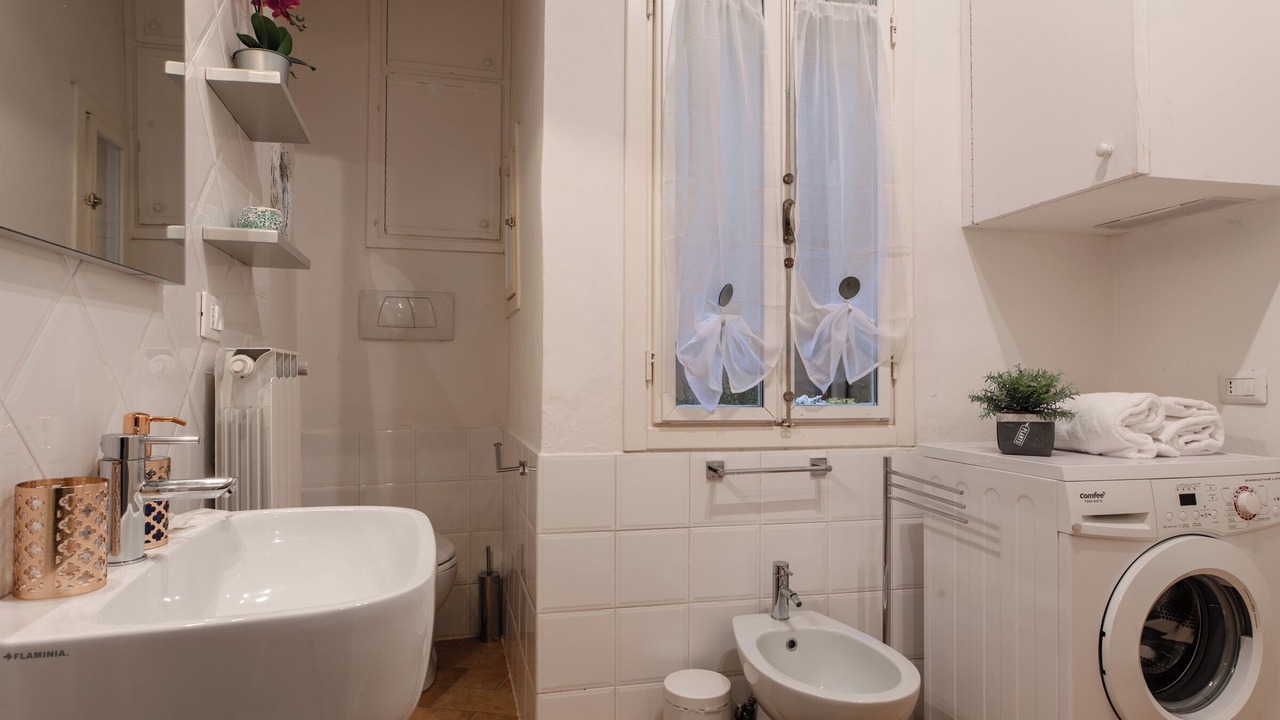 Photo of Bathroom in Oltrarno