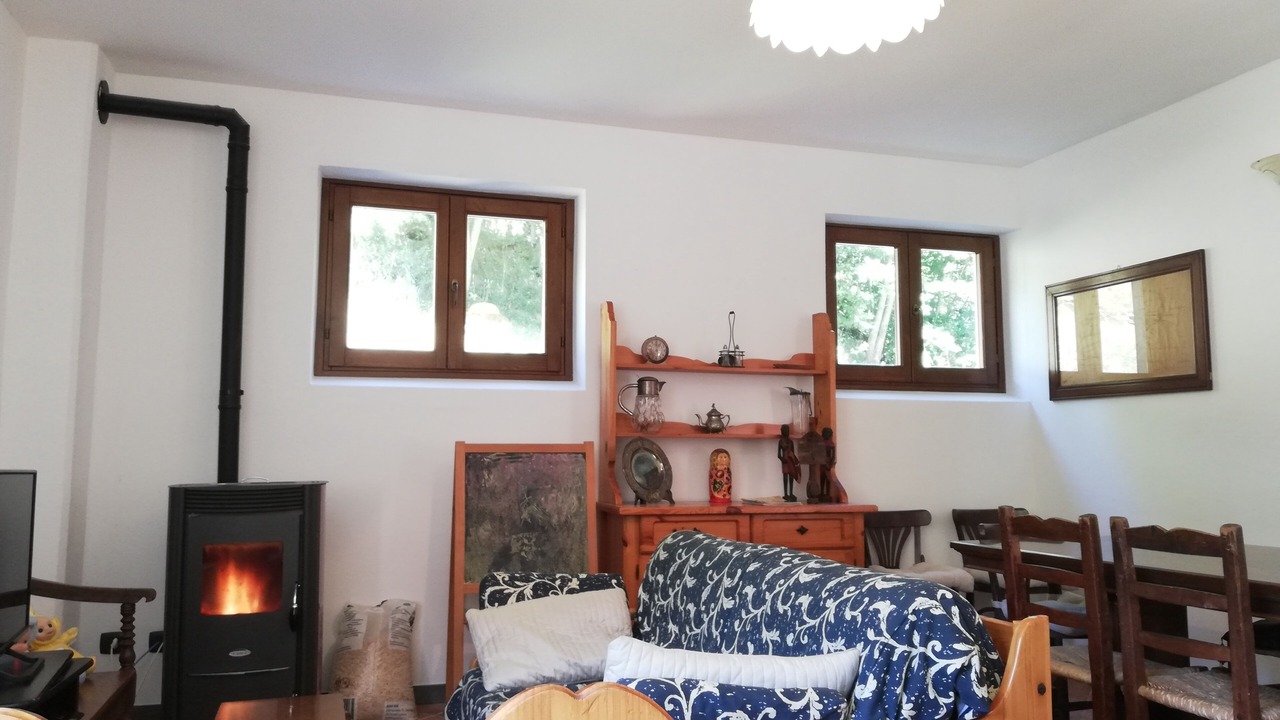 Photo of Livingroom in Bedonia