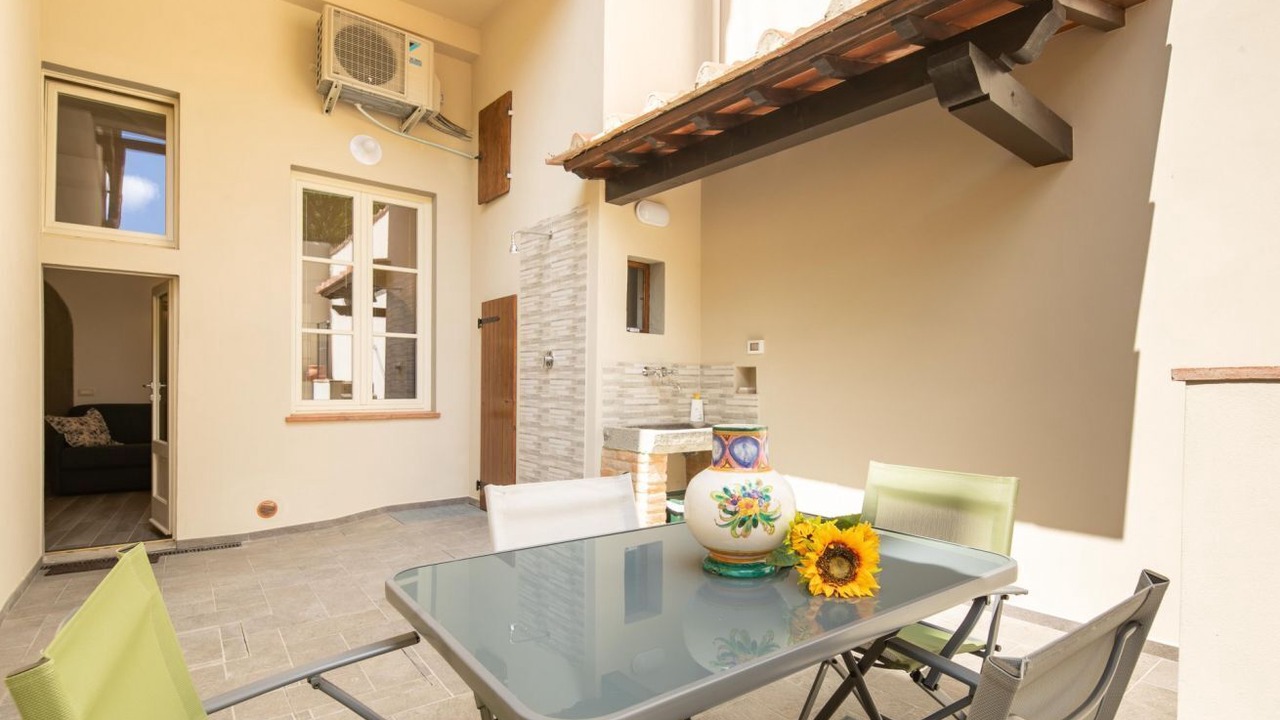 Photo of Outdoor in Santo Spirito