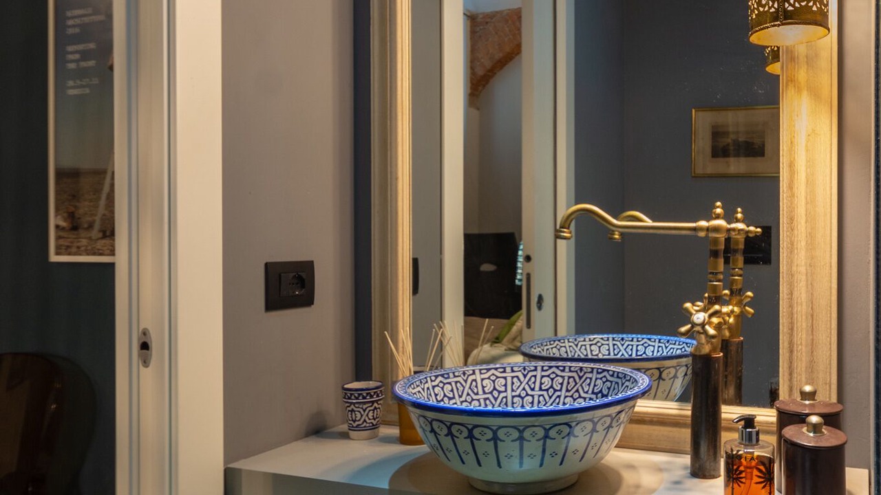 Photo of Bathroom in Roman Quarter