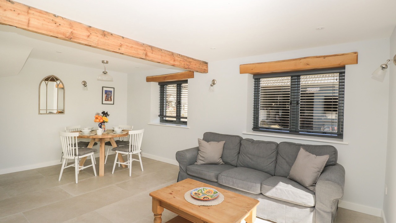 Photo of Livingroom in South Leigh