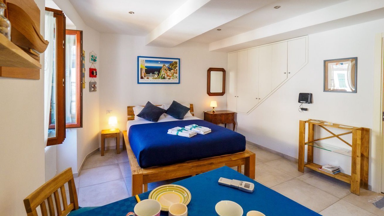 Photo of Bedroom in Vernazza