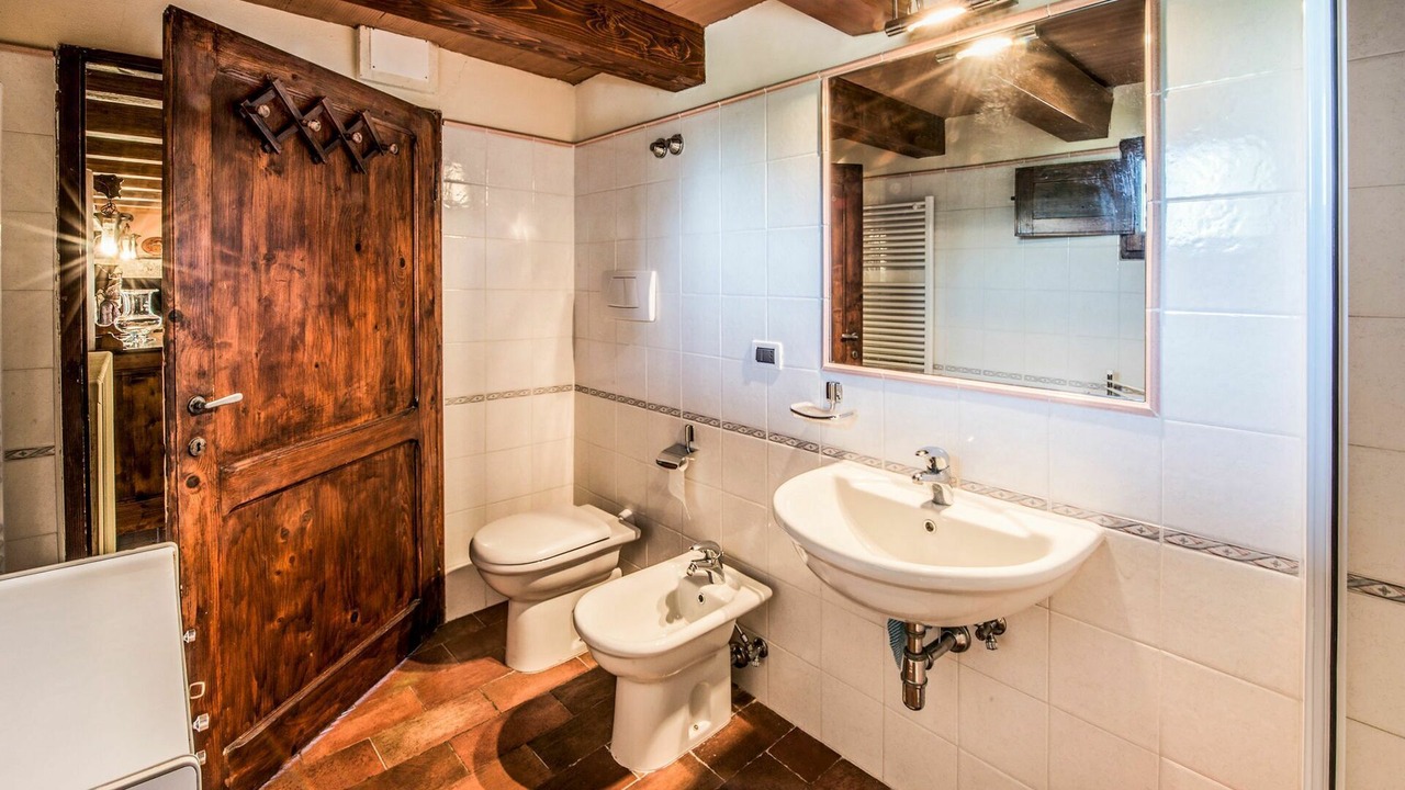 Photo of Bathroom in Neri