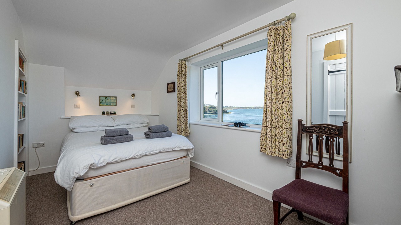 Photo of Bedroom in Caergeiliog