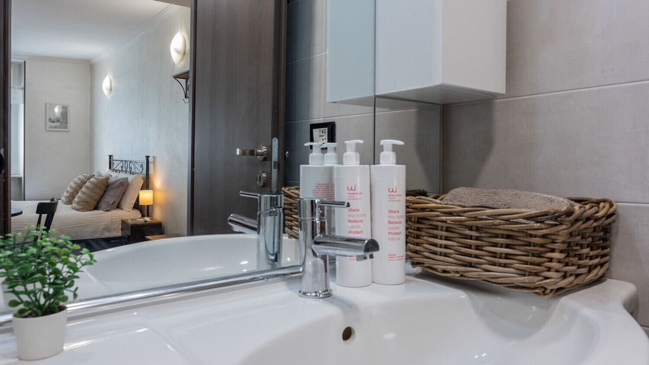 Photo of Bathroom in Roman Quarter