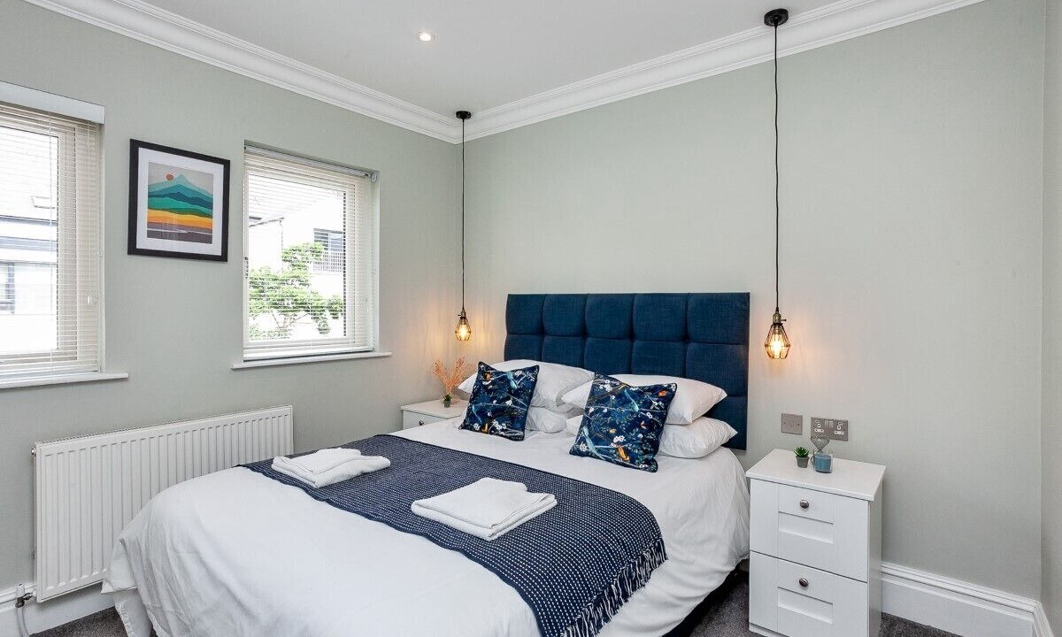 Photo of Bedroom in Queens Quarter