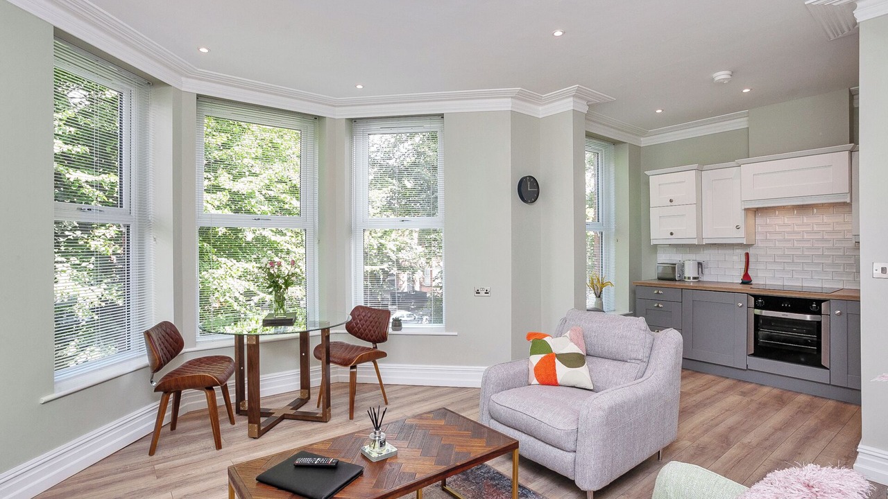 Photo of Livingroom in Queens Quarter