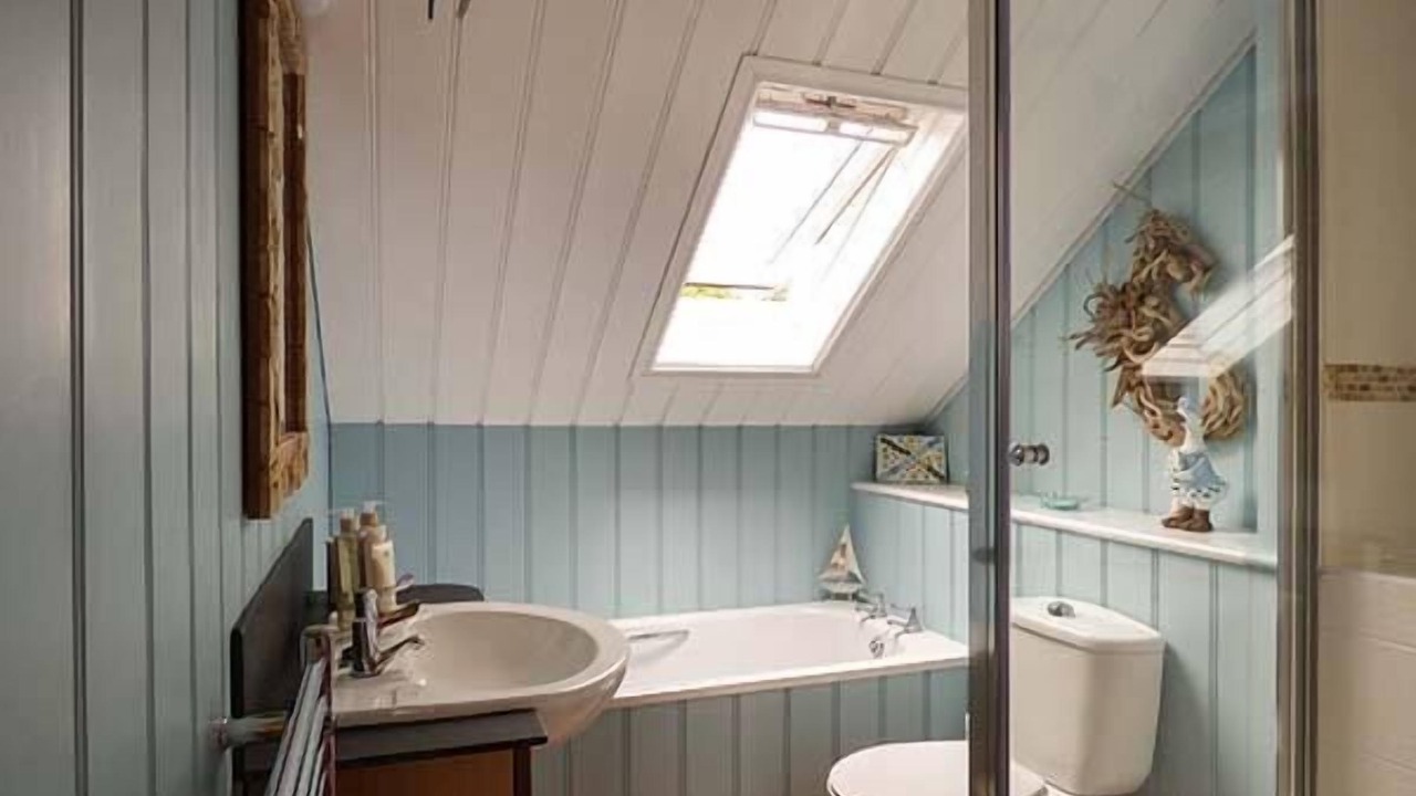 Photo of Bathroom in Gorran Haven