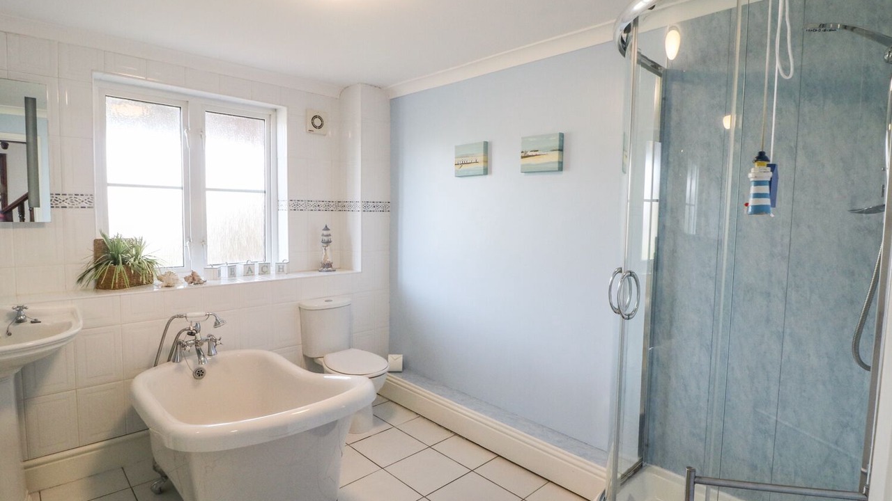 Photo of Bathroom in Trearddur Bay