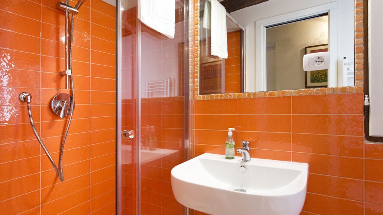 Photo of Bathroom in Siena City Centre
