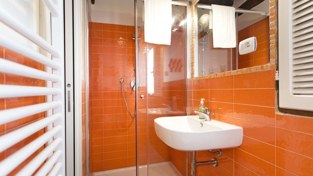 Photo of Bathroom in Siena City Centre