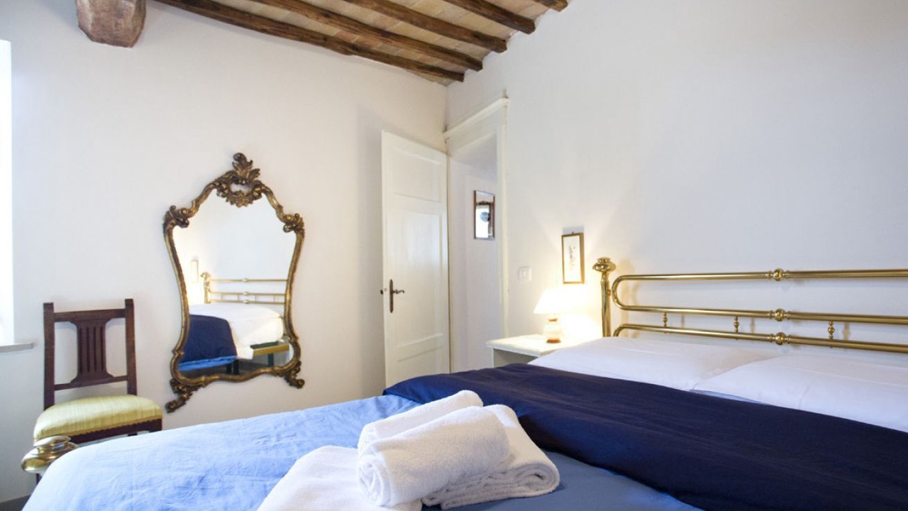 Photo of Bedroom in Siena City Centre