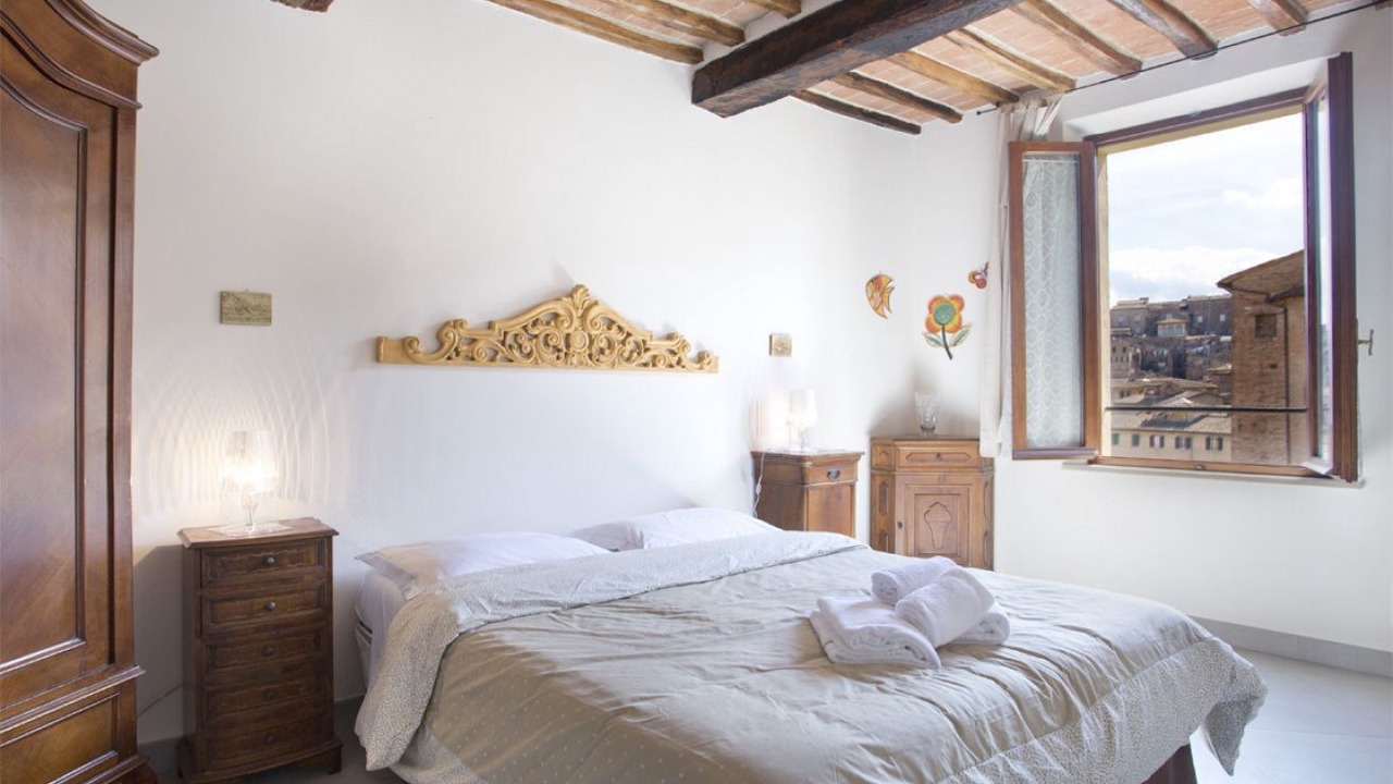 Photo of Bedroom in Siena City Centre