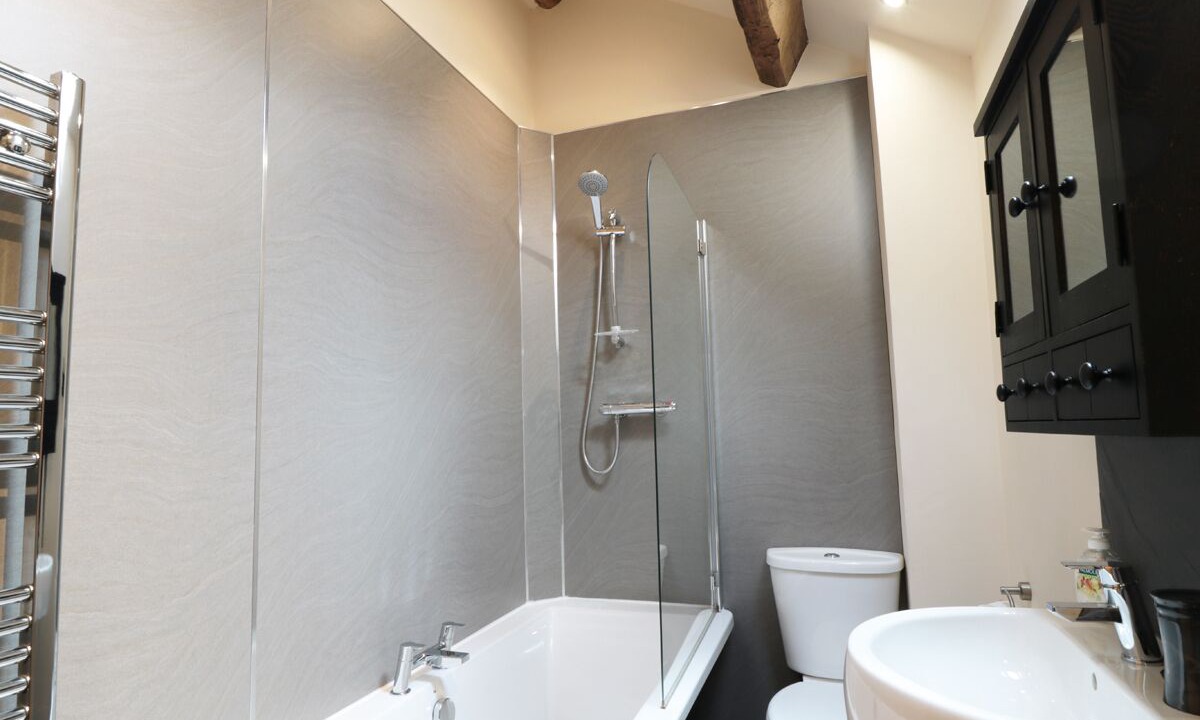 Photo of Bathroom in Midhopestones