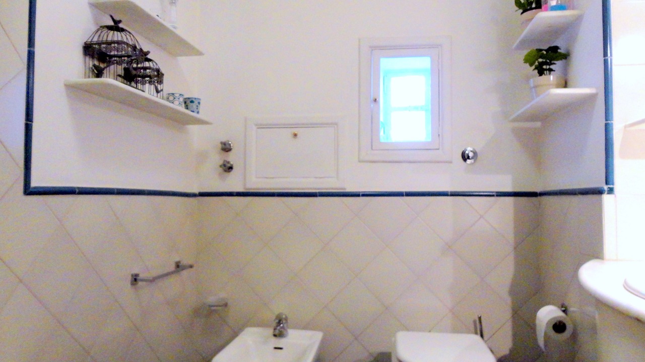 Photo of Bathroom in Naples City Centre